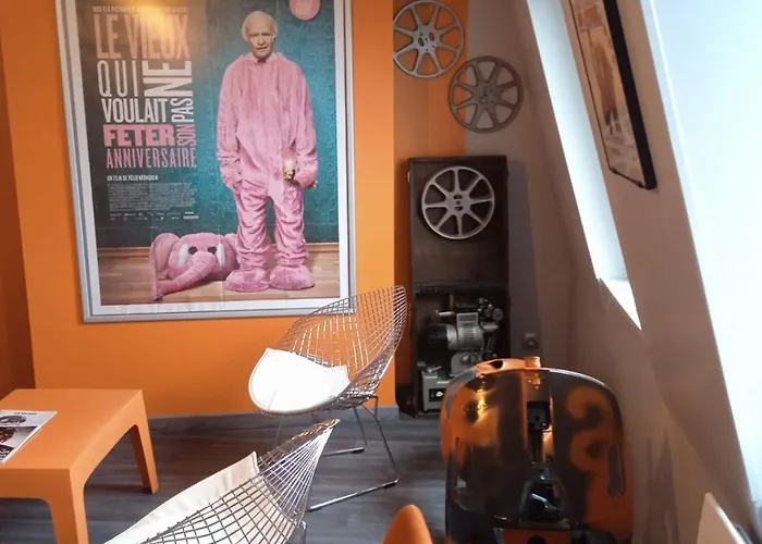 L'appt Du Vieux Qui Ne Voulait Pas Feter Son Anniversaire *