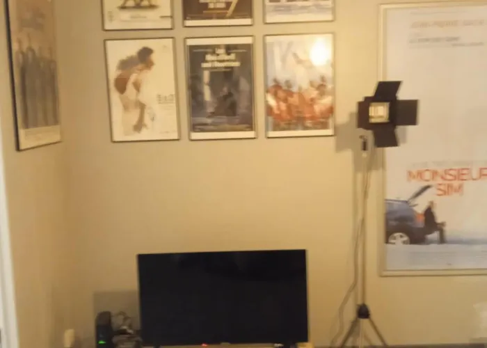 L'appt Du Vieux Qui Ne Voulait Pas Feter Son Anniversaire Apartment