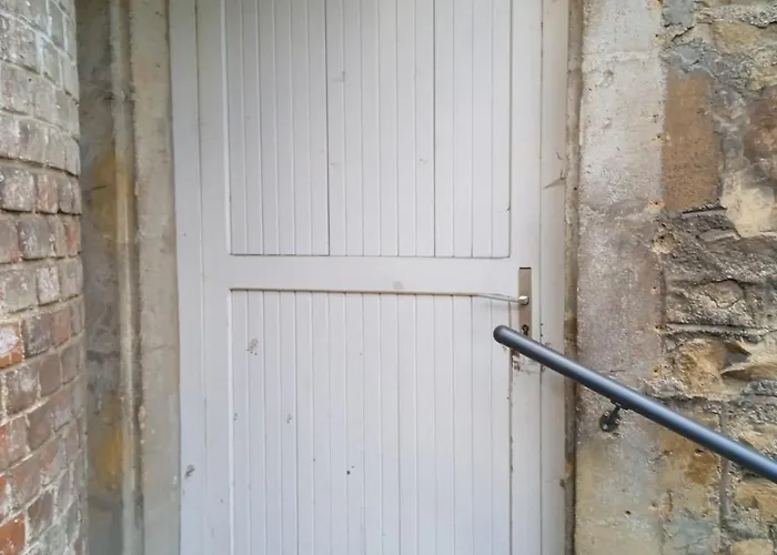 L'appt Du Vieux Qui Ne Voulait Pas Feter Son Anniversaire * Sedan